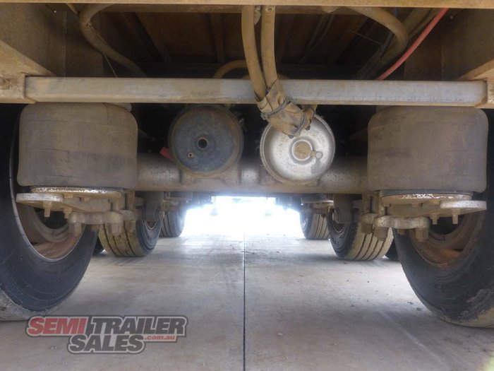 2011 Vawdrey 44FT Dropdeck Road Train Lead