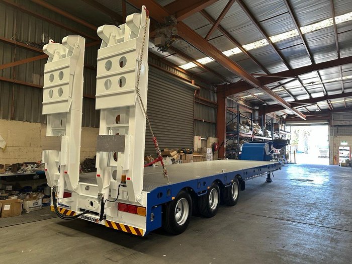 2025 STONESTAR Low Loader With Gooseneck