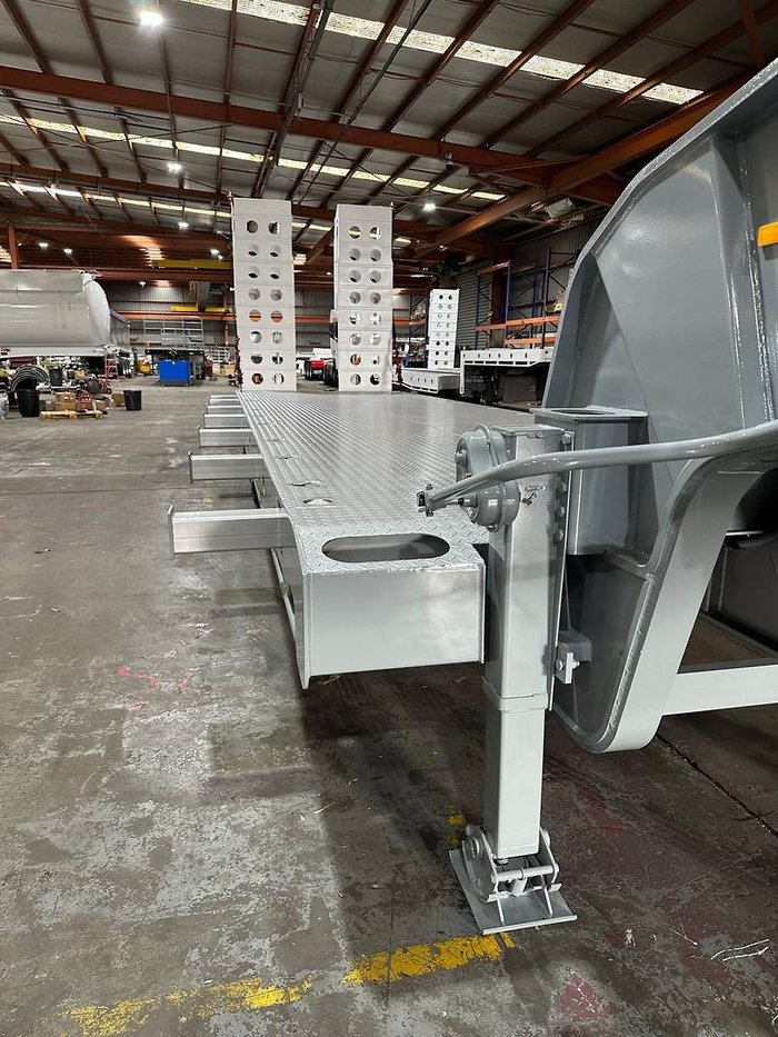 2025 STONESTAR Low Loader With Gooseneck