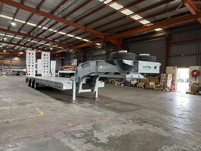 2025 STONESTAR Low Loader With Gooseneck
