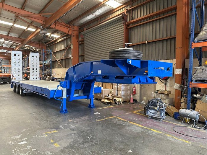2025 STONESTAR Low Loader With Gooseneck