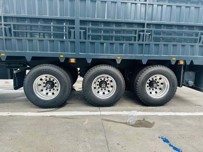 2025 STONSTAR Livestock Trailer GREY