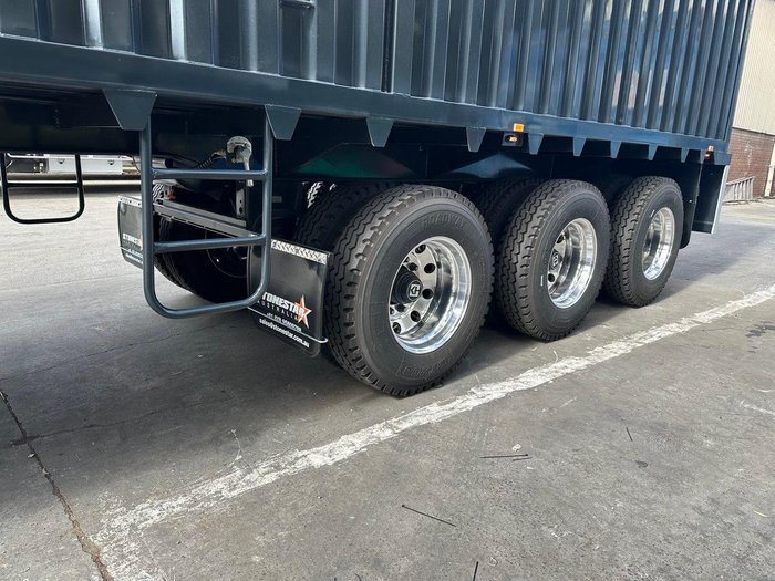 2025 STONSTAR Livestock Trailer GREY