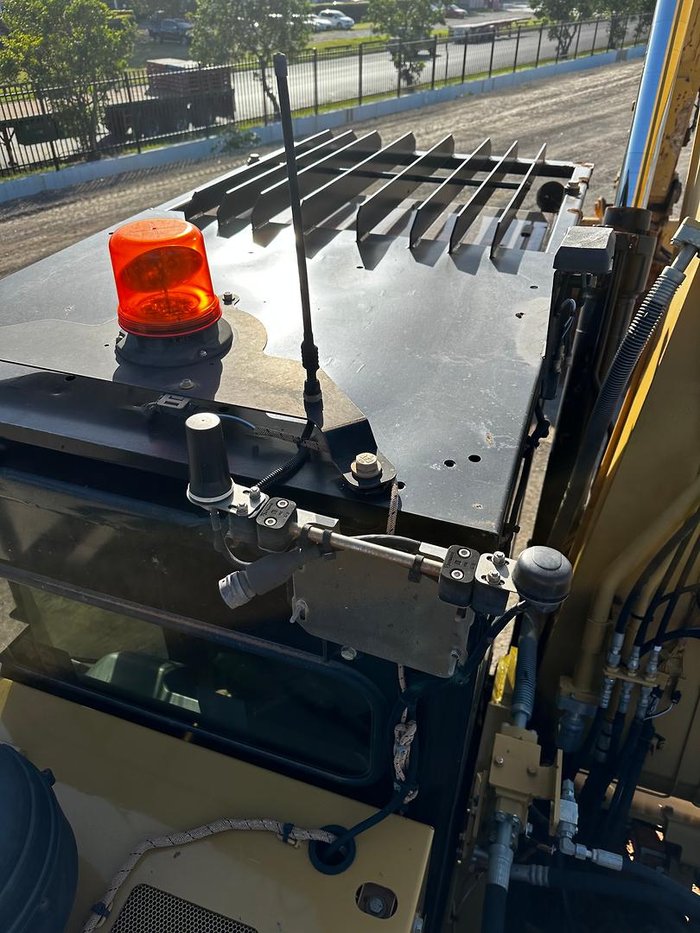 2016 Caterpillar 330Fl