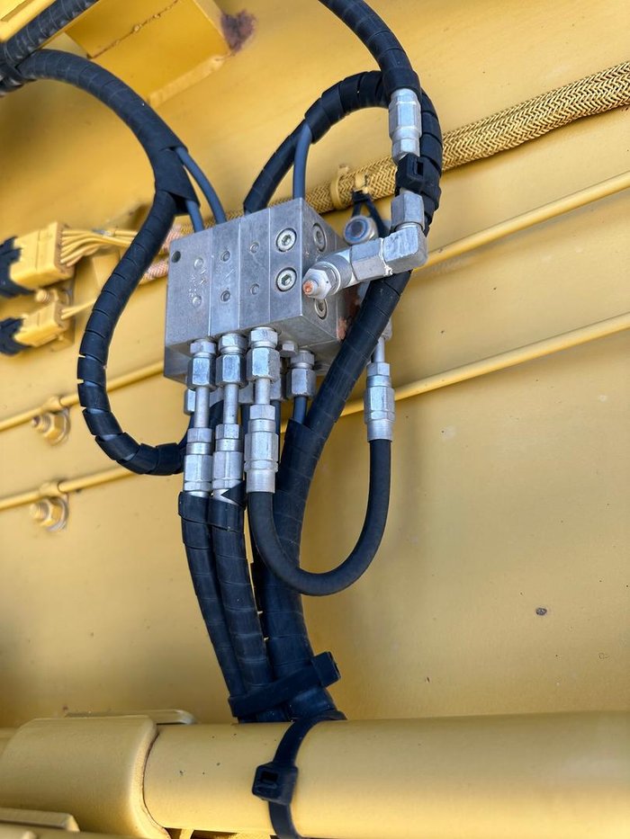 2016 Caterpillar 330Fl