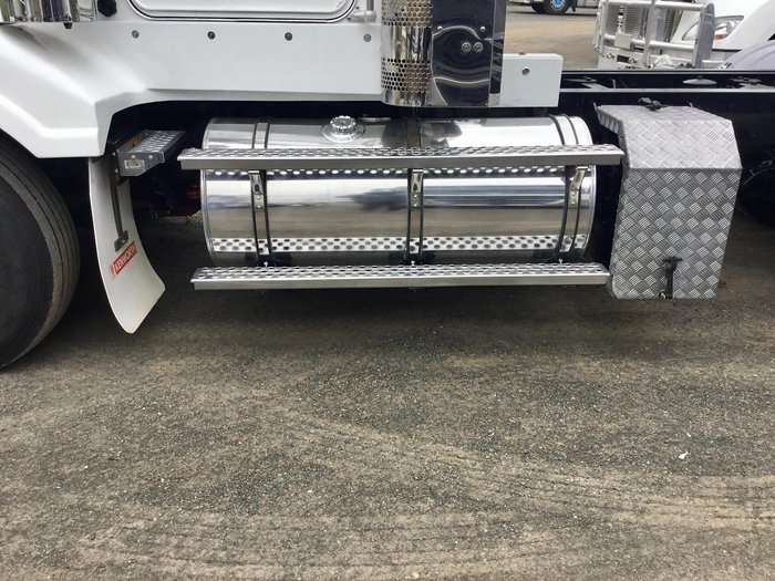 2015 Kenworth T409sar Fully Speced 684000Klm E5 X Locks 97T $219000+Gst T409 SAR E5 WHITE
