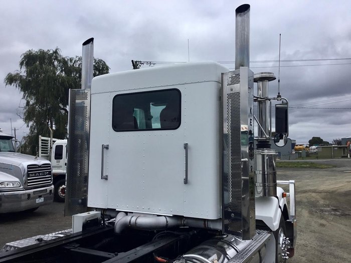 2015 Kenworth T409sar Fully Speced 684000Klm E5 X Locks 97T $219000+Gst T409 SAR E5 WHITE