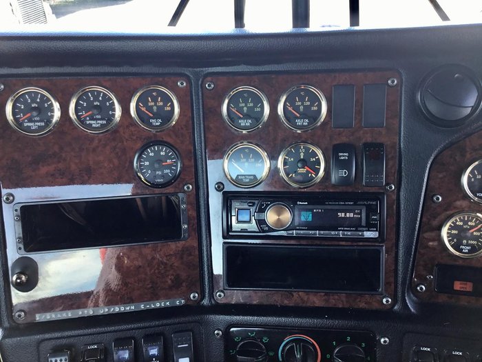 2015 Kenworth T409sar Fully Speced 684000Klm E5 X Locks 97T $219000+Gst T409 SAR E5 WHITE