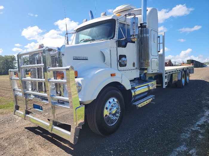 2004 Kenworth T404sar 36Inch Bunk  , Auto , 24Ft Tray