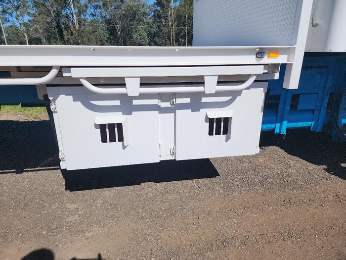2004 Kenworth T404sar 36Inch Bunk  , Auto , 24Ft Tray