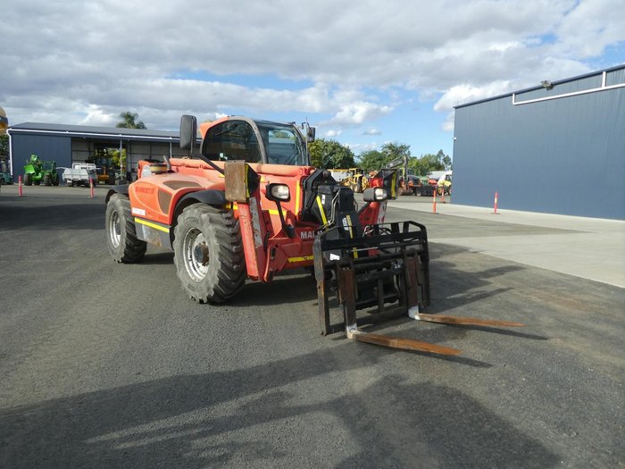 2011 Manitou Mt1440 RED