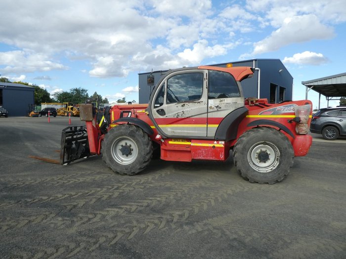 2011 Manitou Mt1440 RED