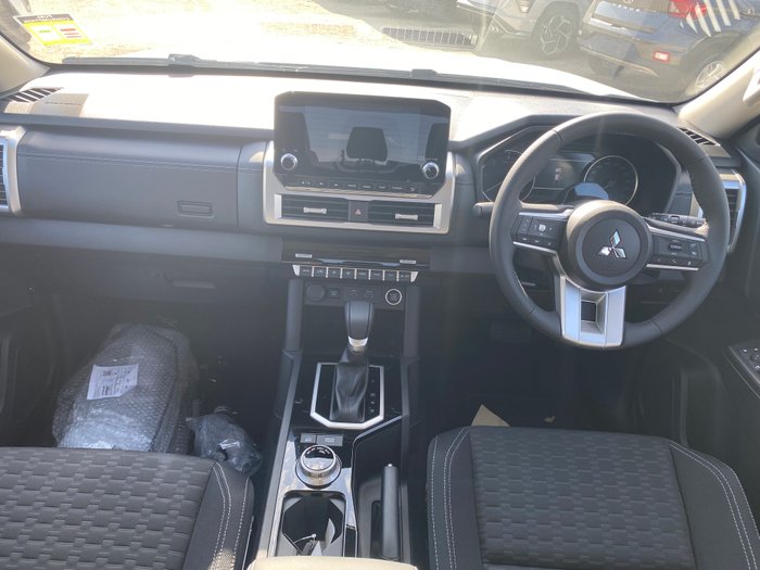 2025 MITSUBISHI Triton GLS