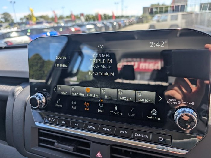 2026 NISSAN NAVARA SL