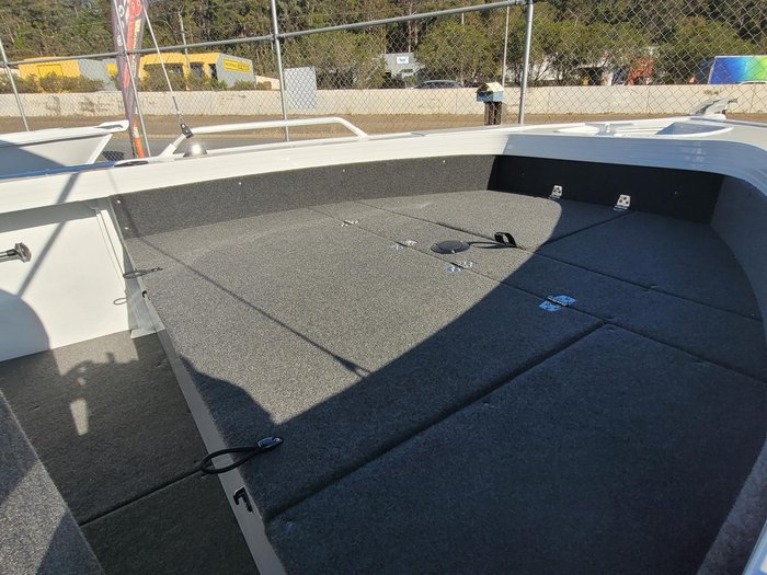 2025 QUINTREX 430 Top Ender