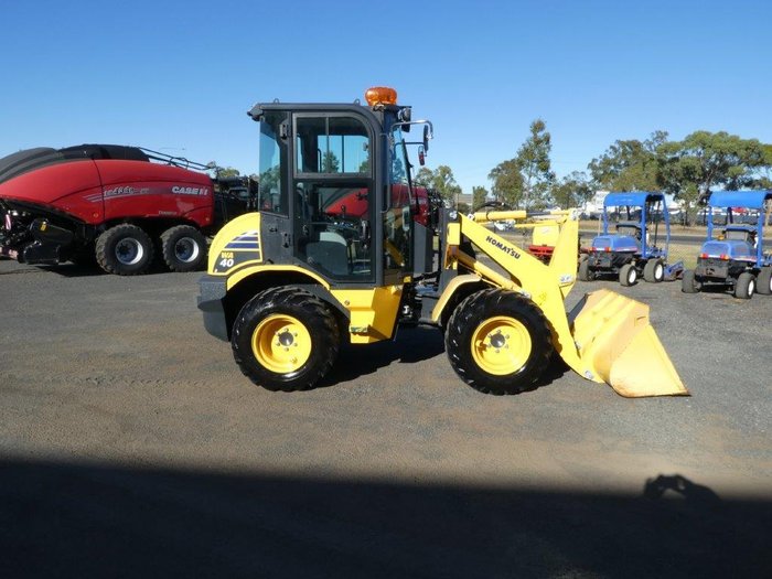 2019 Komatsu WA40 8