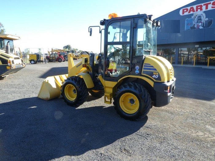 2019 Komatsu WA40 8