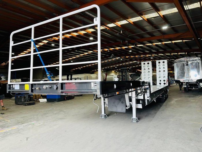 Stonestar Drop Deck Widener 19.5 Axle