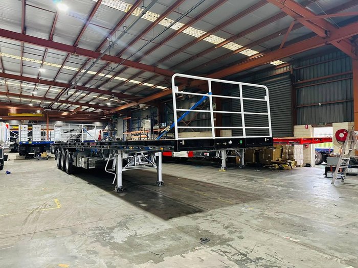 2025 Stonestar New Flat Top (Straight Deck) 45Ft Blue