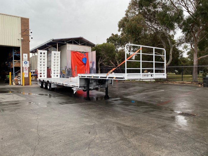 2025 Stonestar Brand New Extendable Drop Deck With B-Fold Ramp 900H Blue
