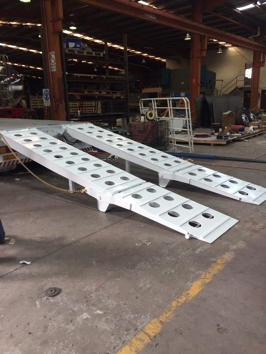 2025 Stonestar Brand New Extendable Drop Deck With B-Fold Ramp 900H Blue