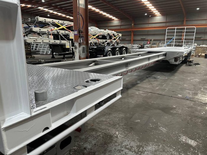 2025 Stonestar Brand New Extendable Drop Deck With B-Fold Ramp 900H Blue