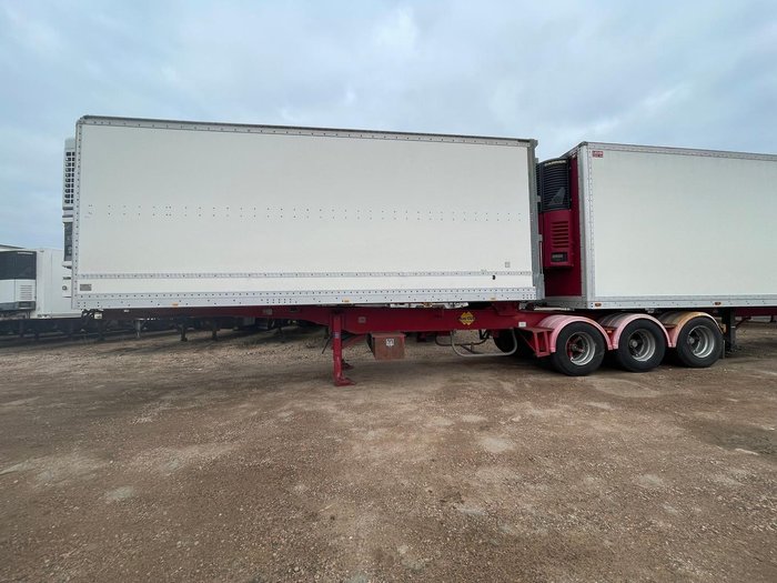 1998 Maxicube Triaxle Refrgerated Rollback A Trailer