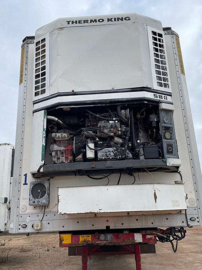 1998 Maxicube Triaxle Refrgerated Rollback A Trailer