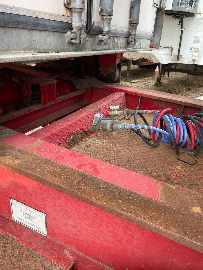 1998 Maxicube Triaxle Refrgerated Rollback A Trailer