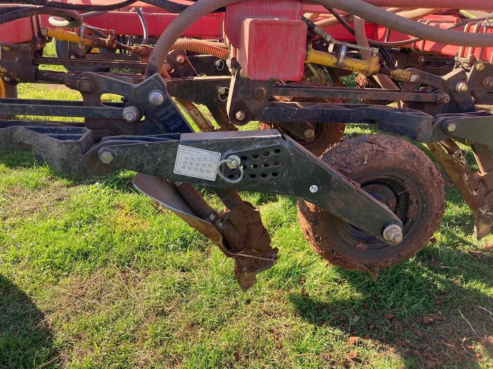 2022 Bourgault 3335