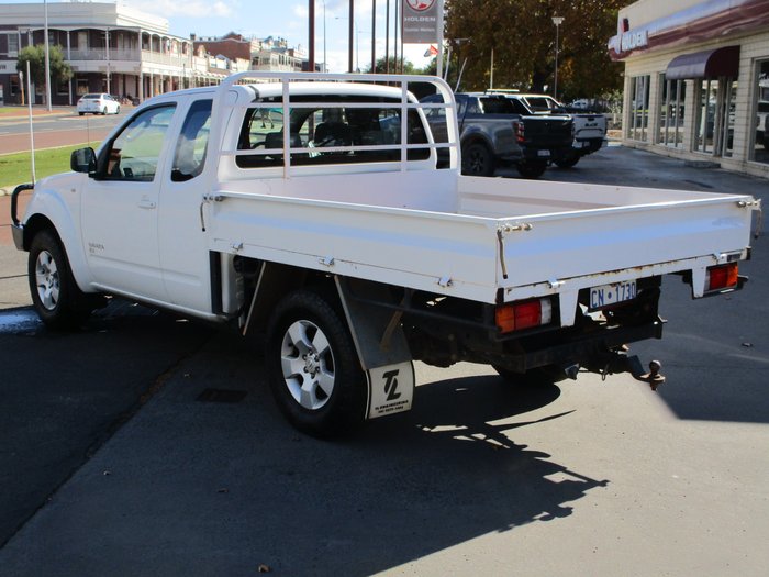 2009 Nissan Navara RX D40 White