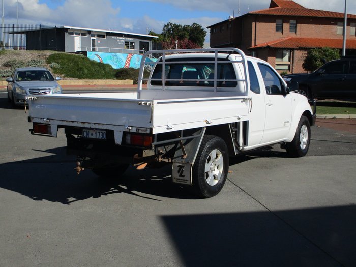2009 Nissan Navara RX D40 White