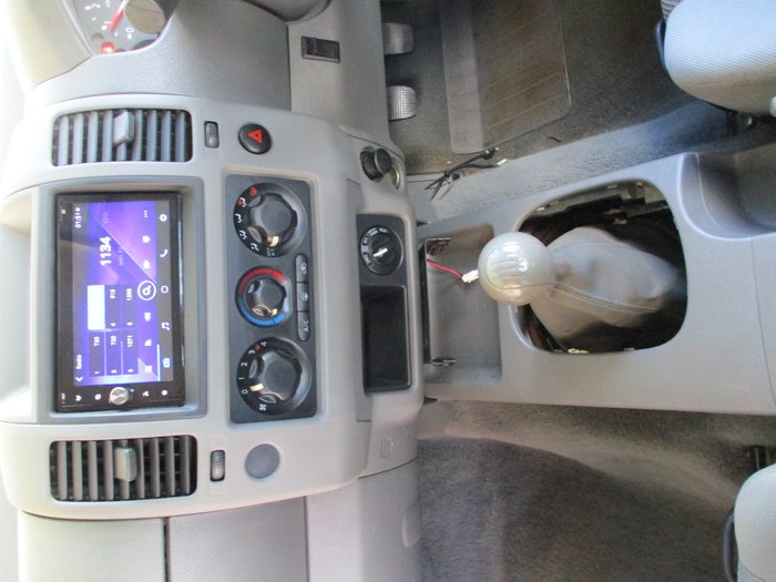 2009 Nissan Navara RX D40 White