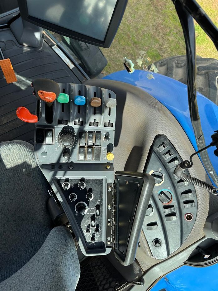 2009 New Holland T8050 Tractor