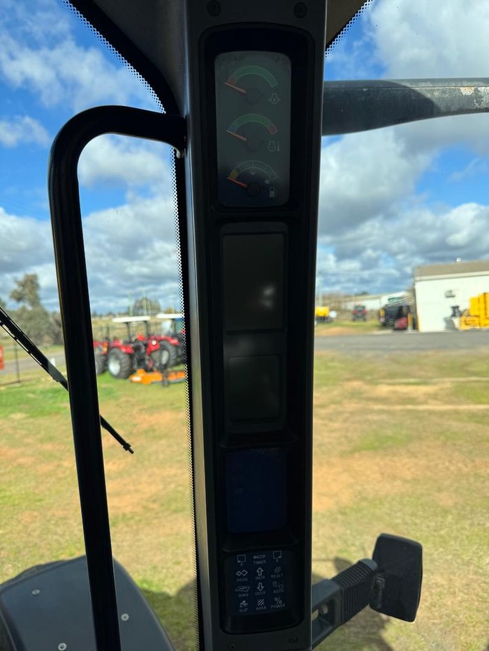 2009 New Holland T8050 Tractor