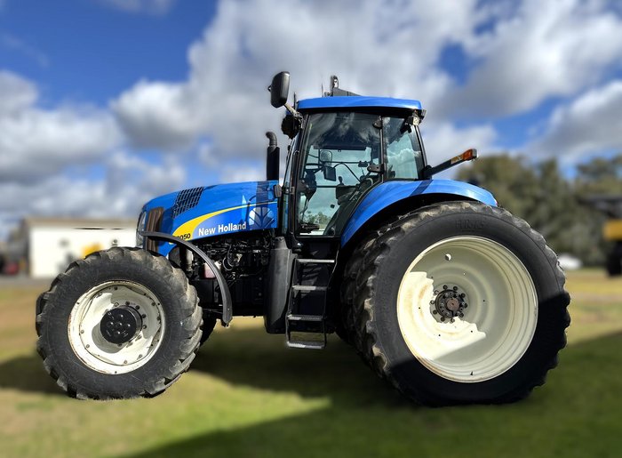 2009 New Holland T8050 Tractor