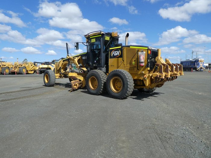 2011 Caterpillar 140M YELLOW