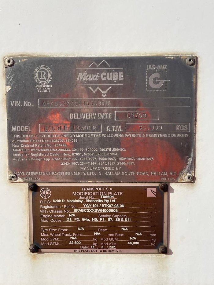 1998 Maxicube Triaxle 44' Refrigerated Pantec