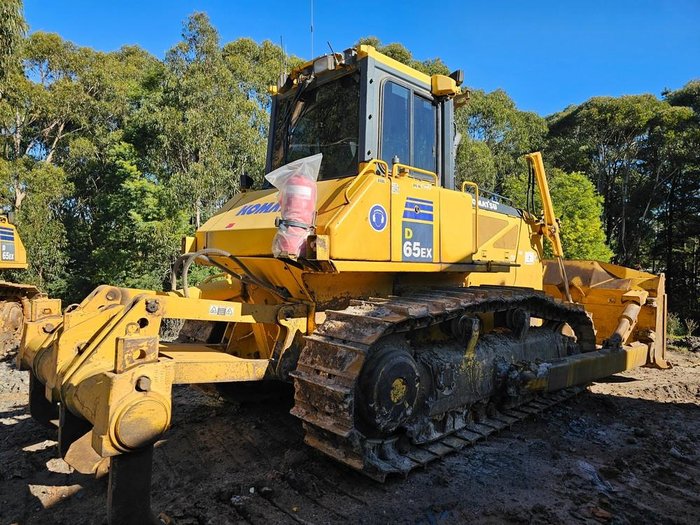 2011 Komatsu D65ex-16