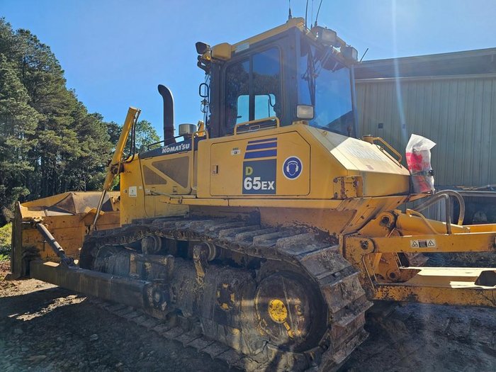 2011 Komatsu D65ex-16
