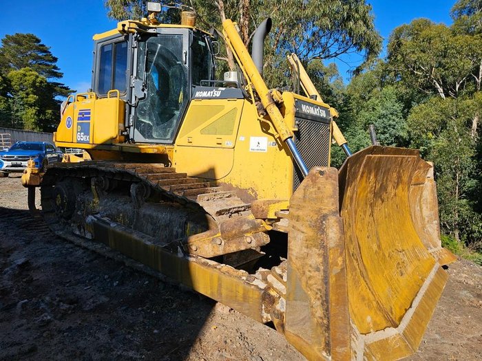 2011 Komatsu D65ex-16