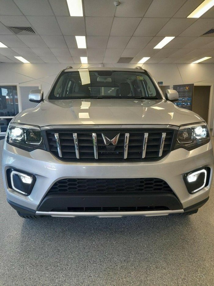 2023 Mahindra Scorpio Z8L 4X4 Dazzling Silver