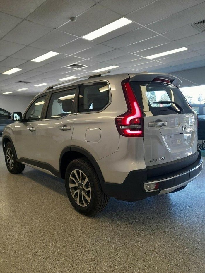 2023 Mahindra Scorpio Z8L 4X4 Dazzling Silver