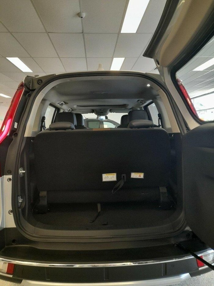 2023 Mahindra Scorpio Z8L 4X4 Dazzling Silver