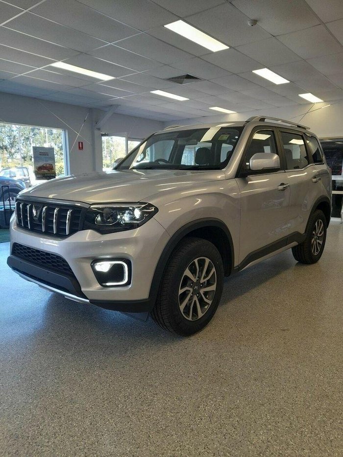 2023 Mahindra Scorpio Z8L 4X4 Dazzling Silver