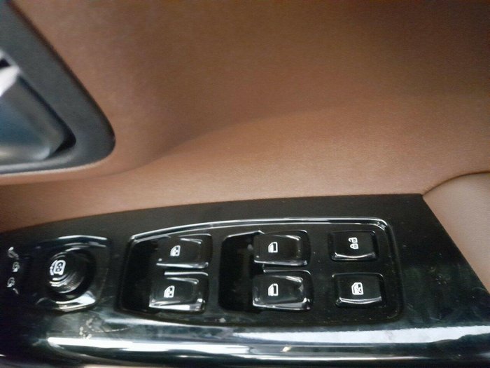 2023 Mahindra Scorpio Z8L 4X4 Dazzling Silver