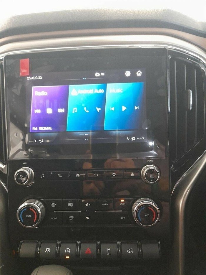 2023 Mahindra Scorpio Z8L 4X4 Dazzling Silver