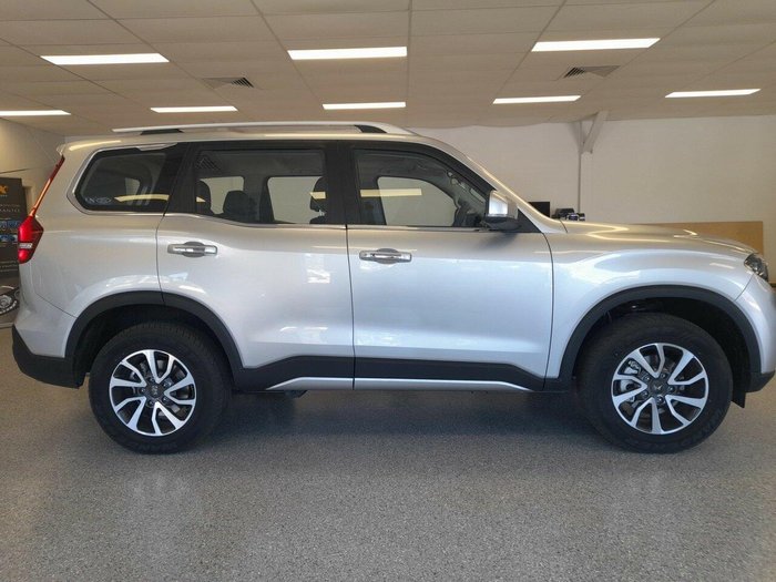 2023 Mahindra Scorpio Z8L 4X4 Dazzling Silver