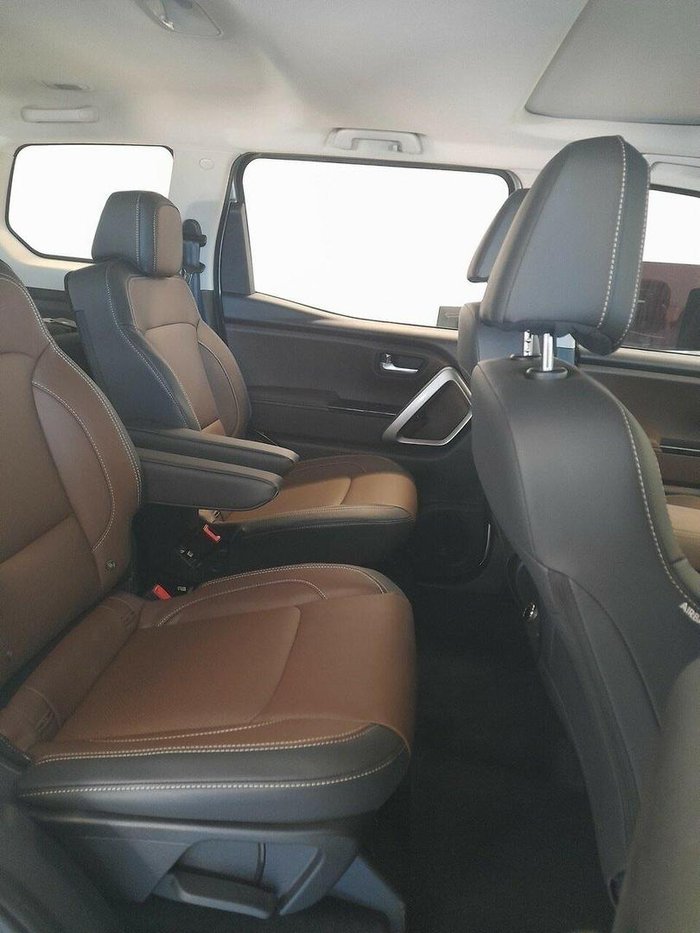 2023 Mahindra Scorpio Z8L 4X4 Dazzling Silver