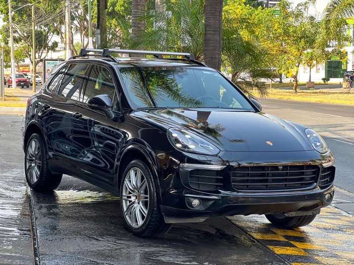 2018 Porsche Cayenne Platinum Edition